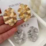 Metal flower earrings