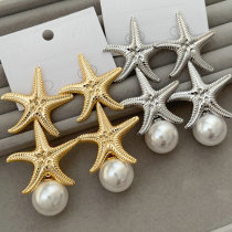 Star pearl earrings
