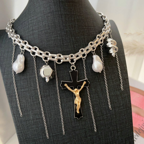 Cross pendant cuban chain necklace
