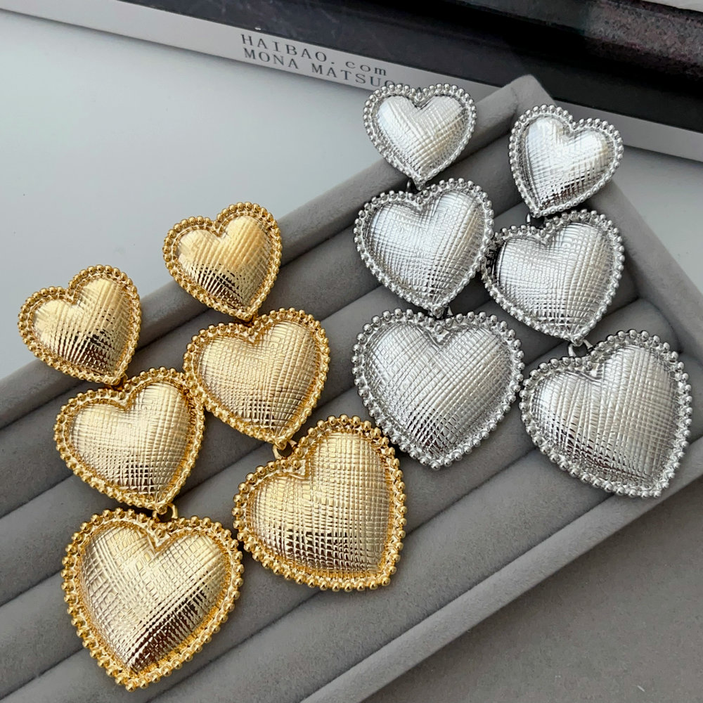 Chunky metal heart earrings