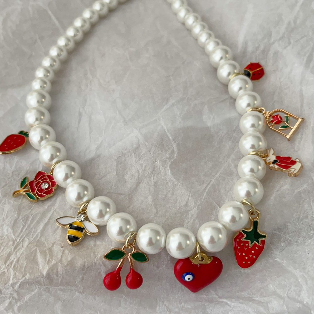Heart charm glass pearl necklace