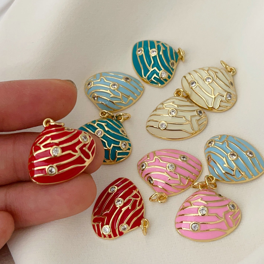 Enamel shell charm