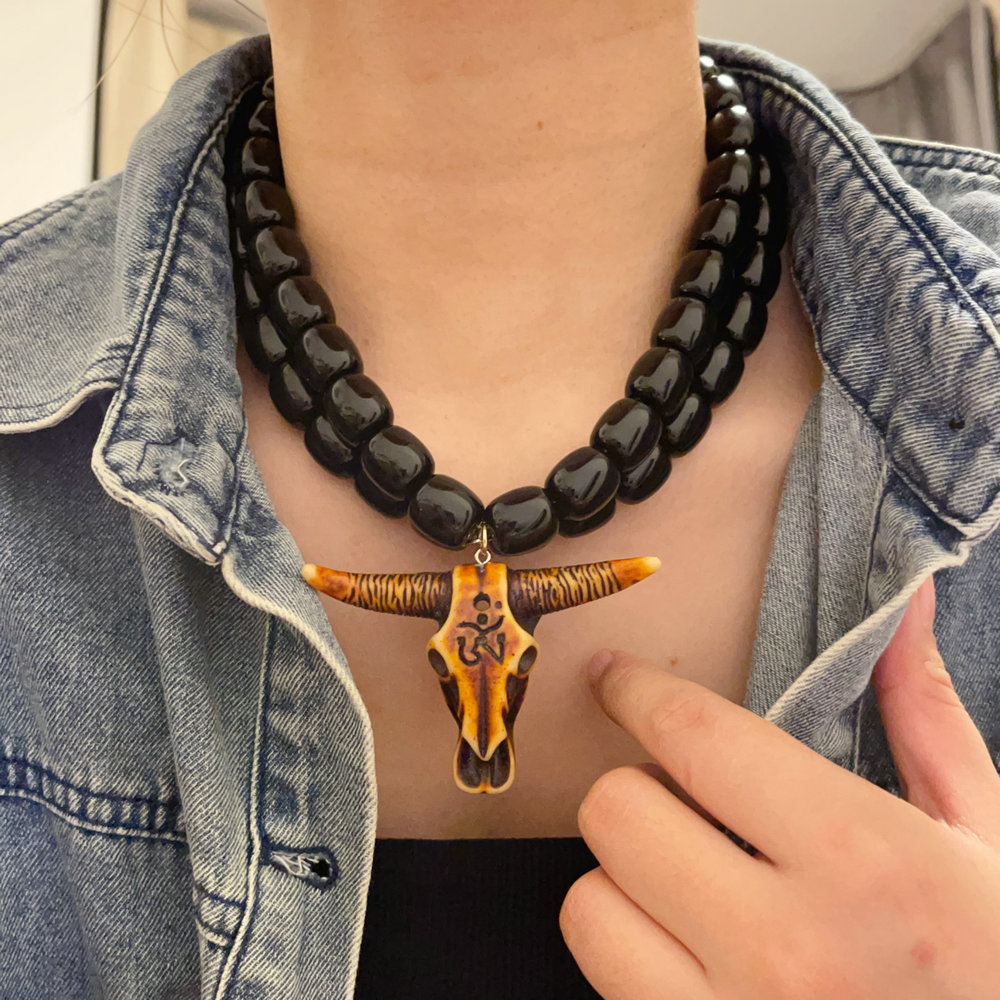 Bull black bead necklace