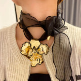 Chunky flower pendant necklace
