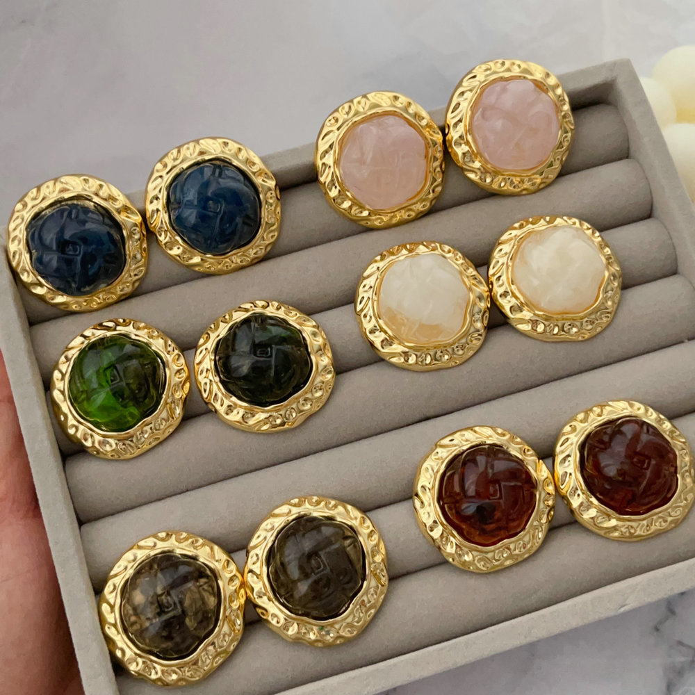 Acrylic round earrings