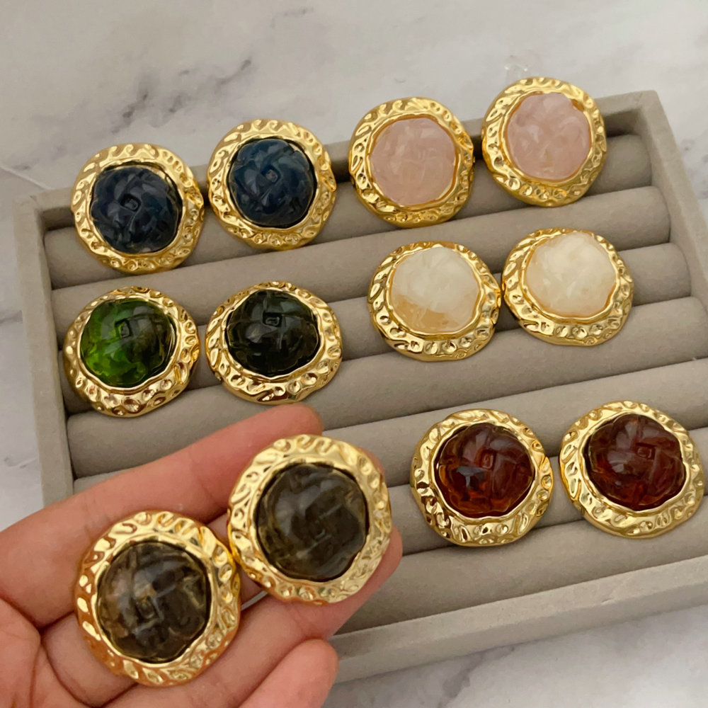 Acrylic round earrings