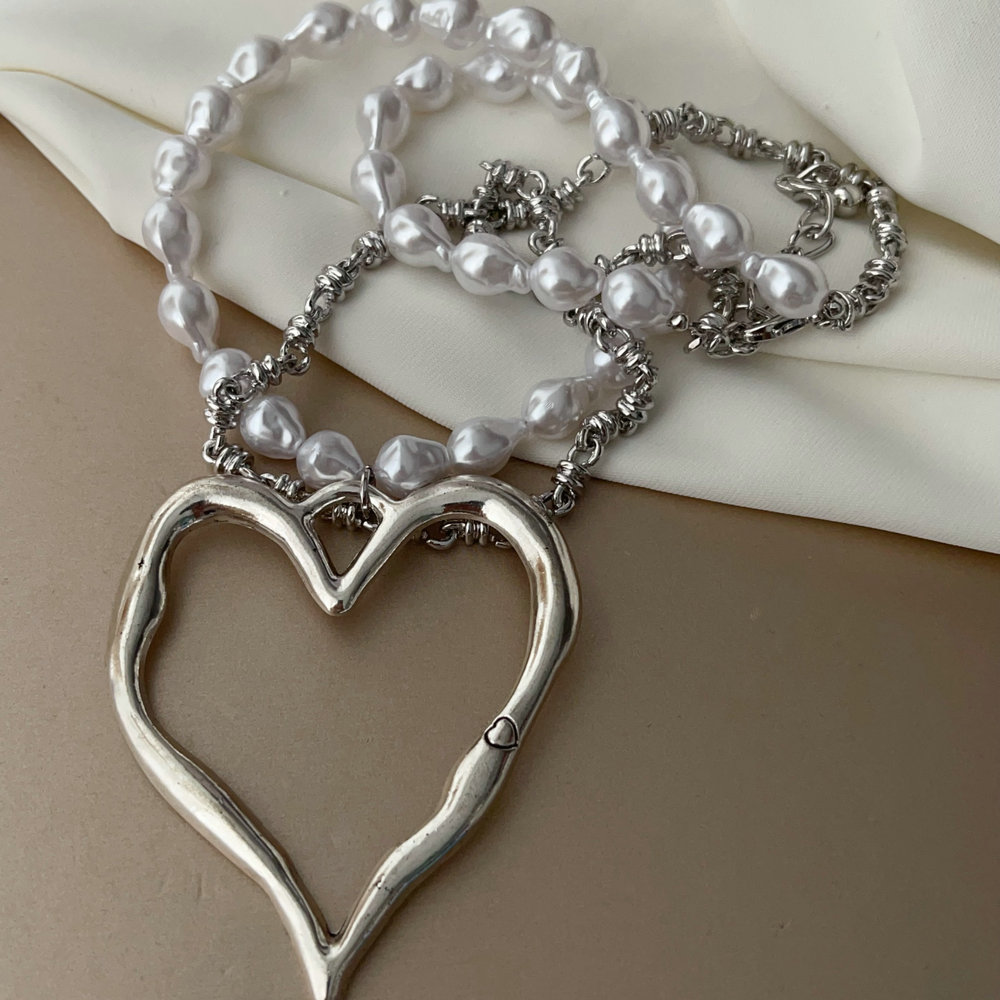 Big chunky heart necklace