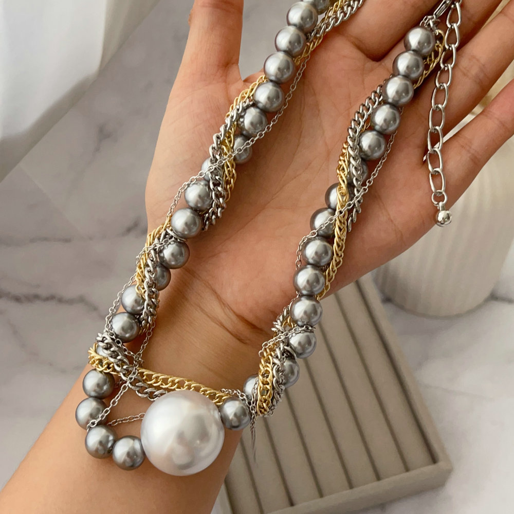 Grey pearl chunky necklace