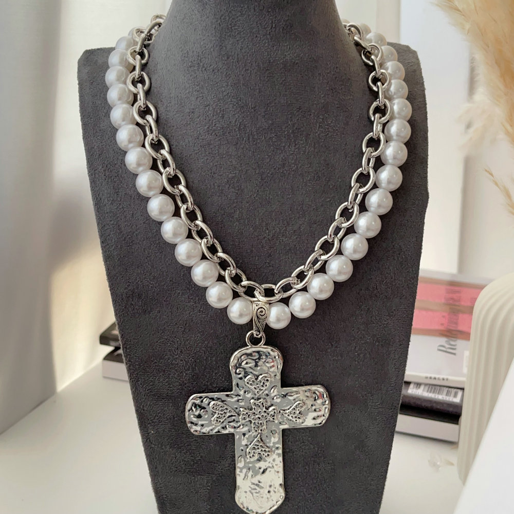Big chunky cross layer necklace