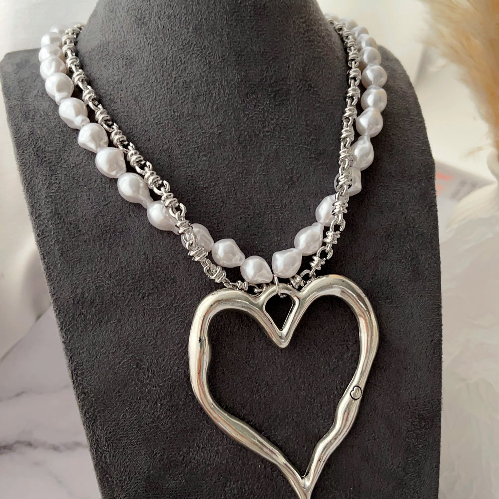 Big chunky heart necklace