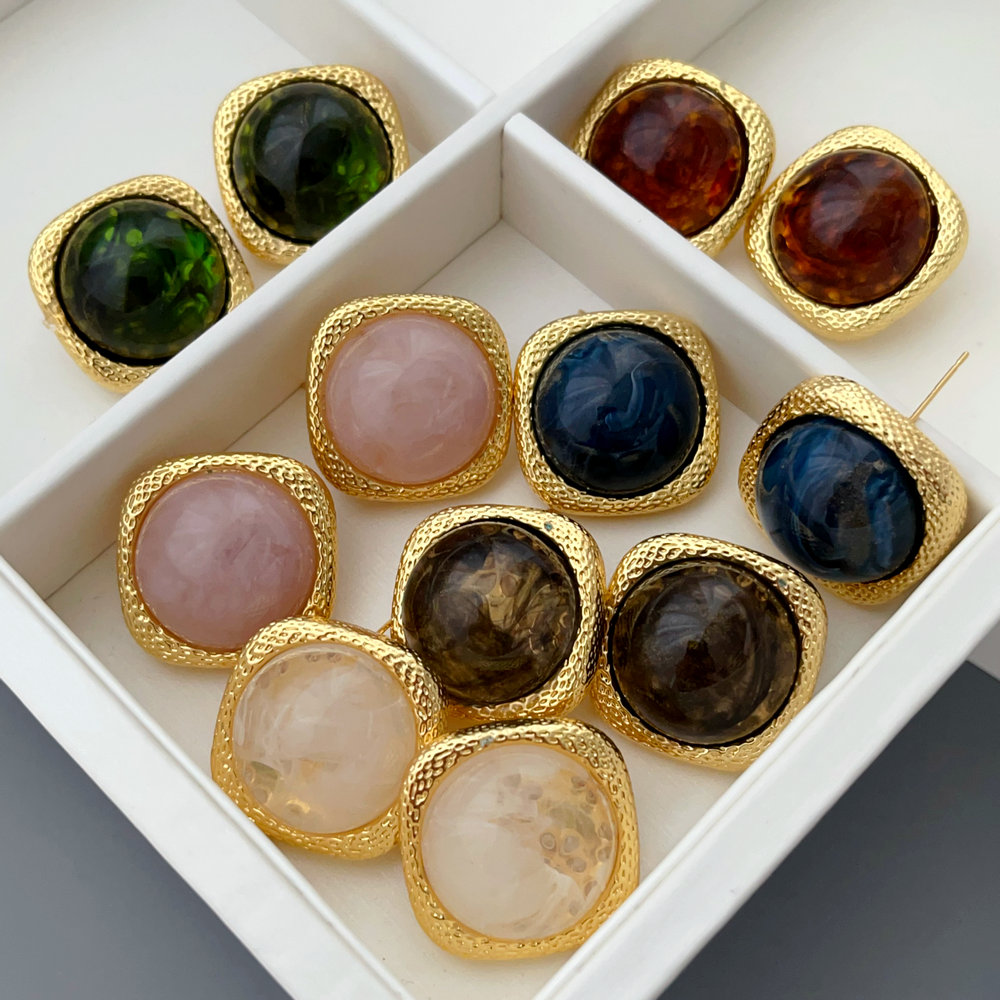 Acrylic round shape earrings