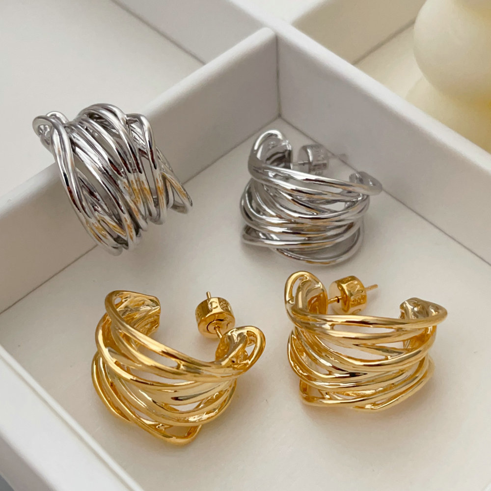 Metal twist earrings