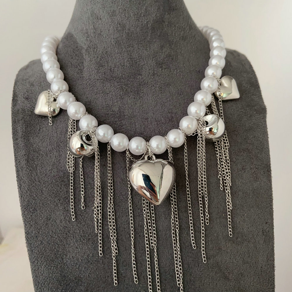 Chunky glass pearl heart charm necklace