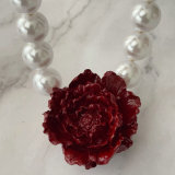 Chunky flower pearl necklace