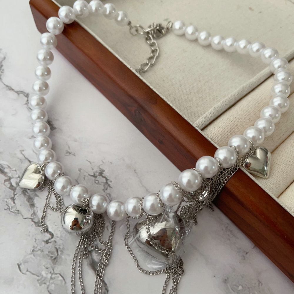 Chunky glass pearl heart charm necklace