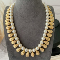Chunky glass pearl necklace