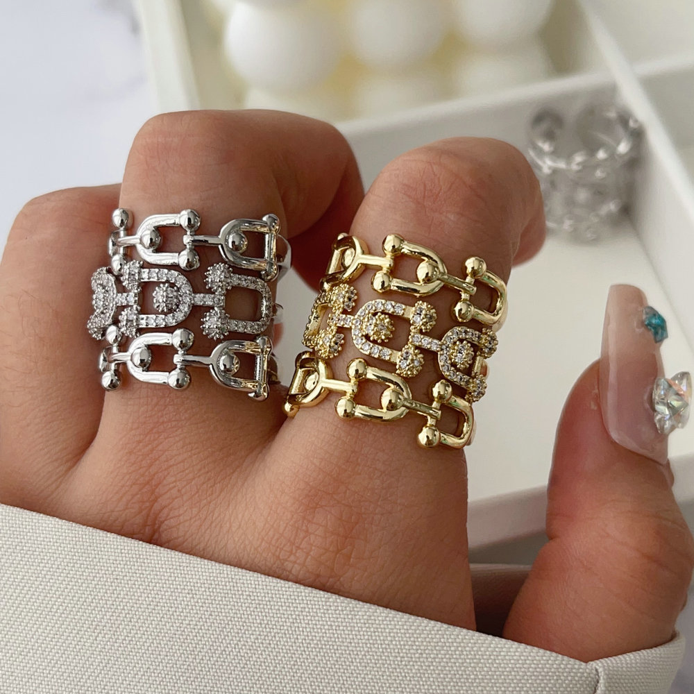 Chunky zircon link chain ring