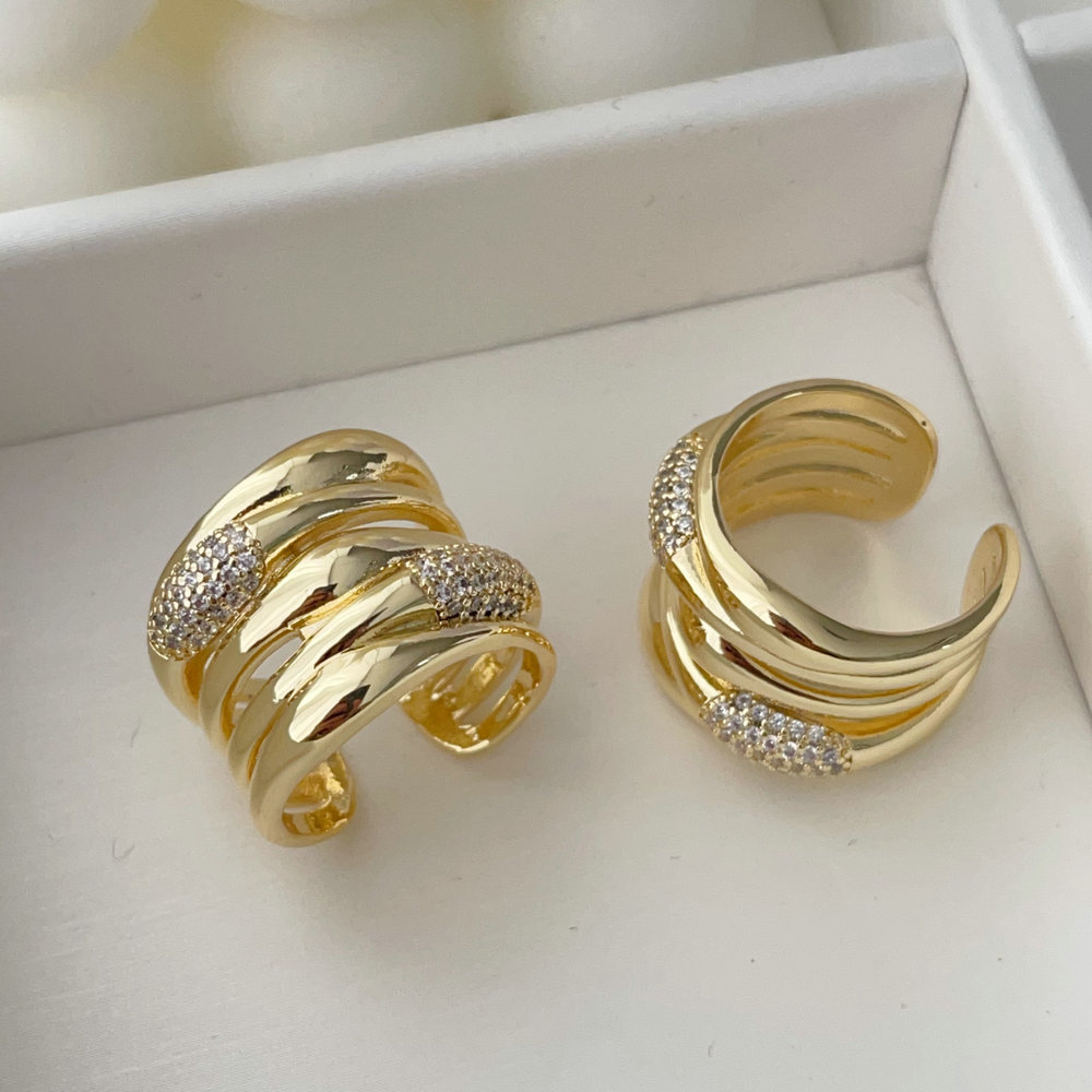 Chunky twist ring