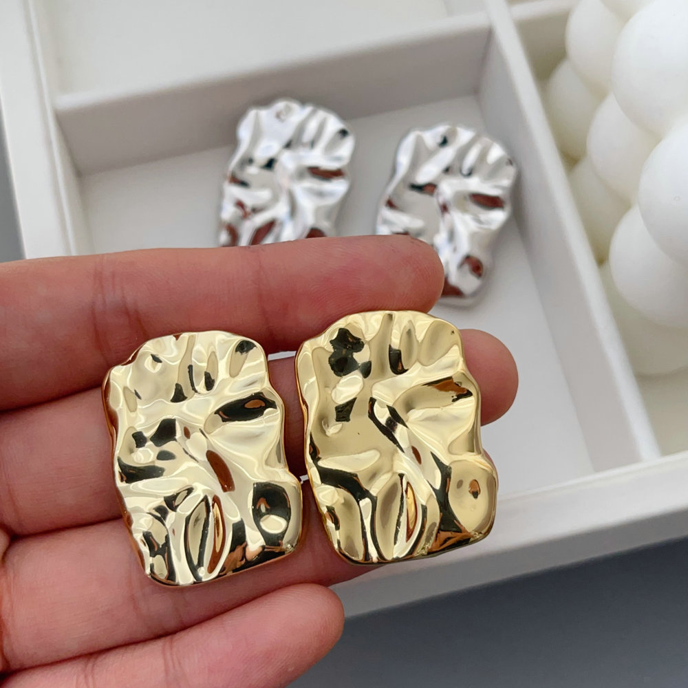 Pleated square earrings