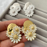 Enamel daisy earrings