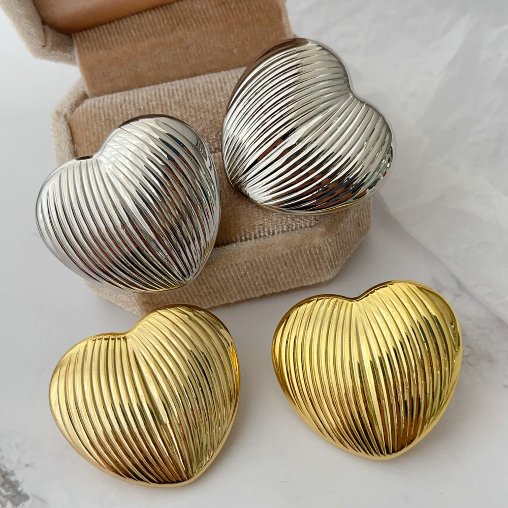 Chunky heart earrings