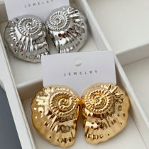 Chunky shell earrings