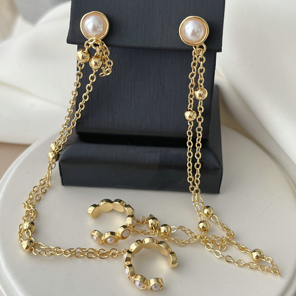 Fashion pearl chain earrings