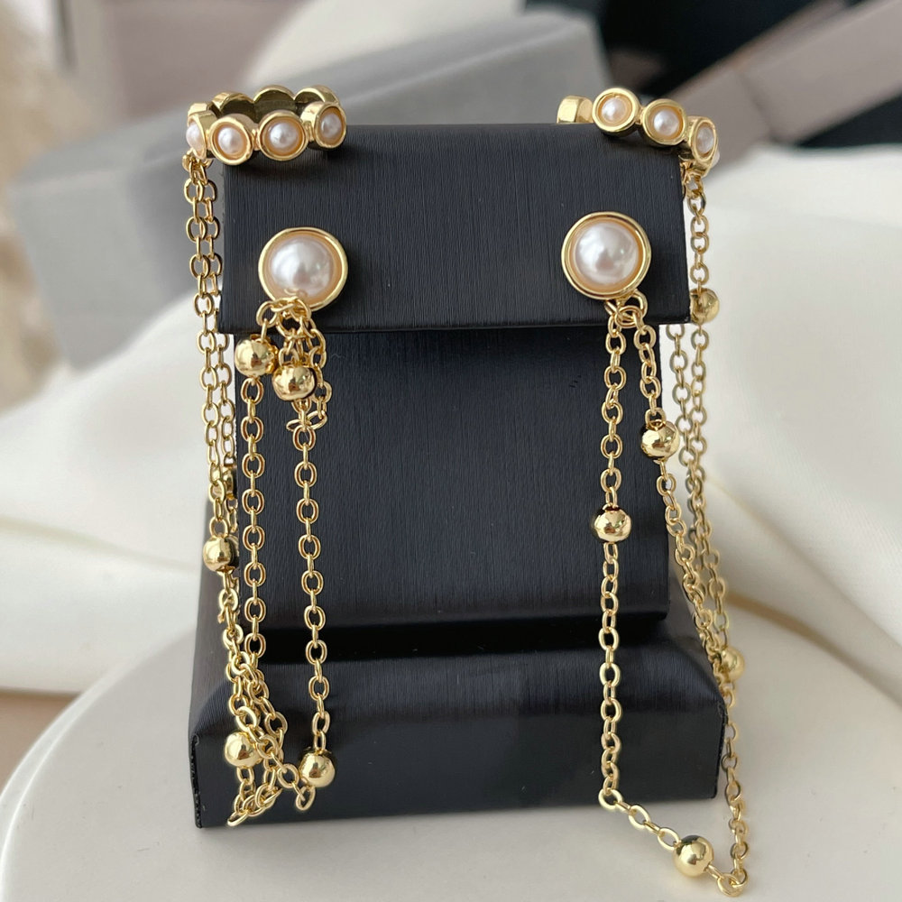 Fashion pearl chain earrings