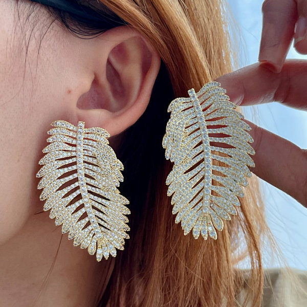 Pave zircon chunky earrings