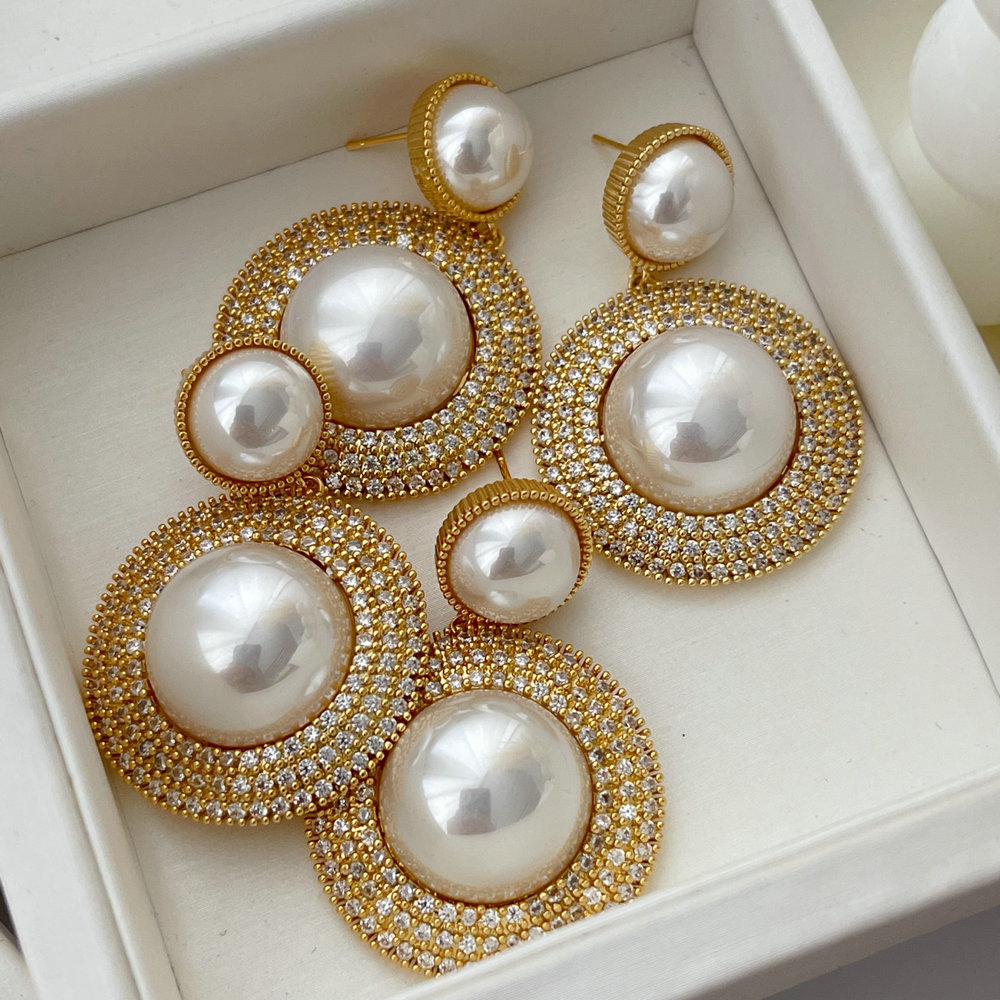 Chunky pearl zircon earrings