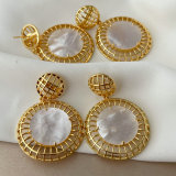 Round shell earrigs