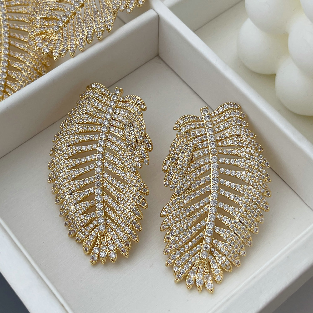 Pave zircon chunky earrings
