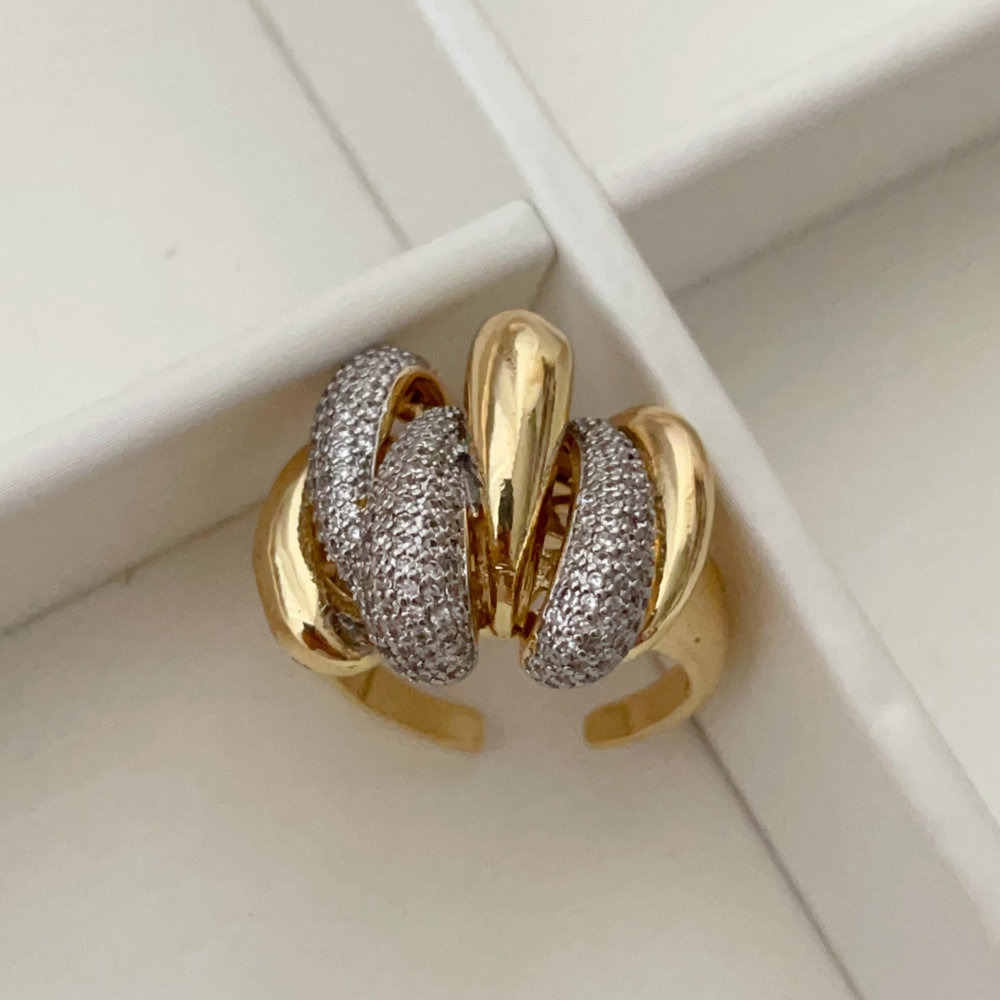 Two tone fashion earrings