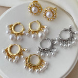 Fashion pearl earrings
