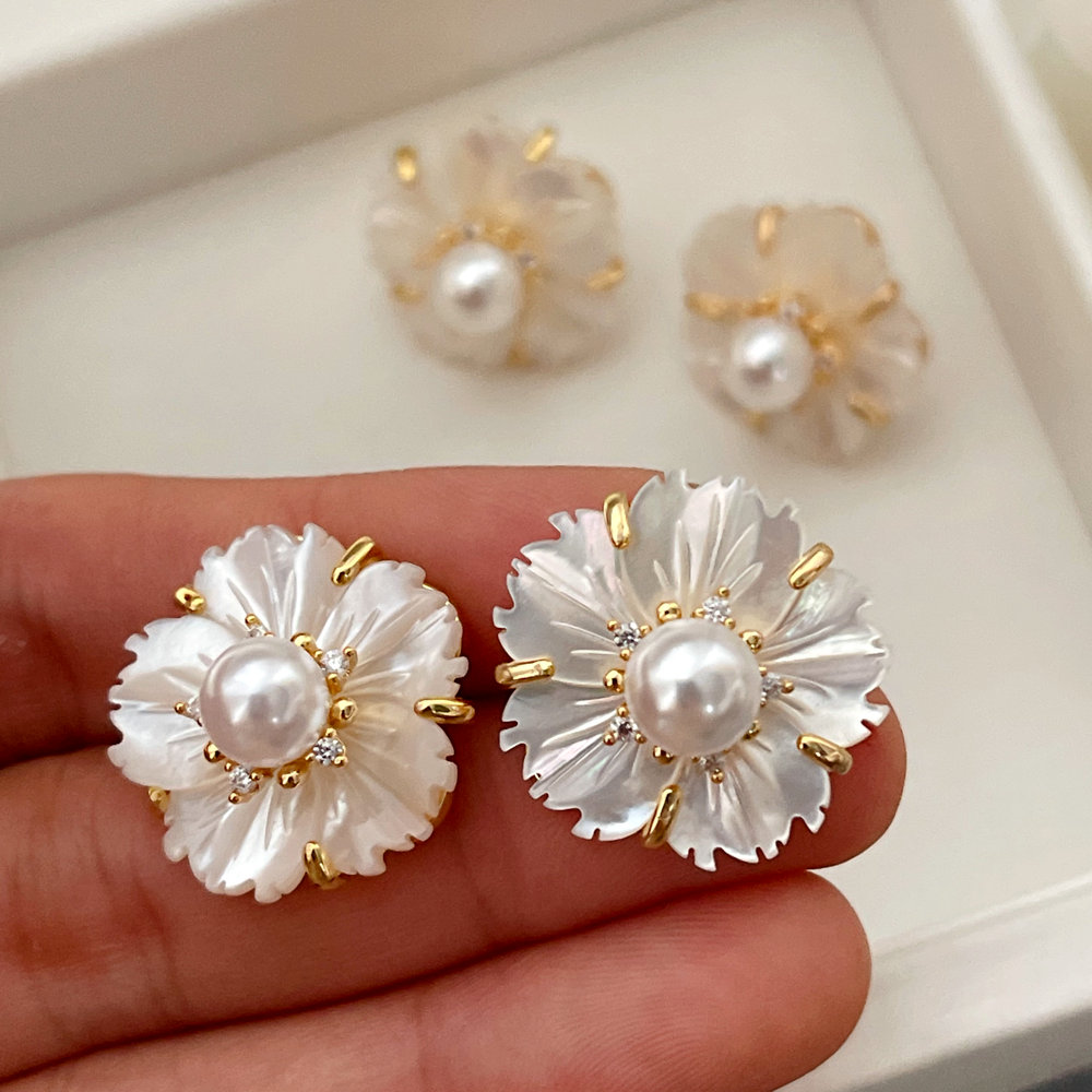Nature shell flower earrings