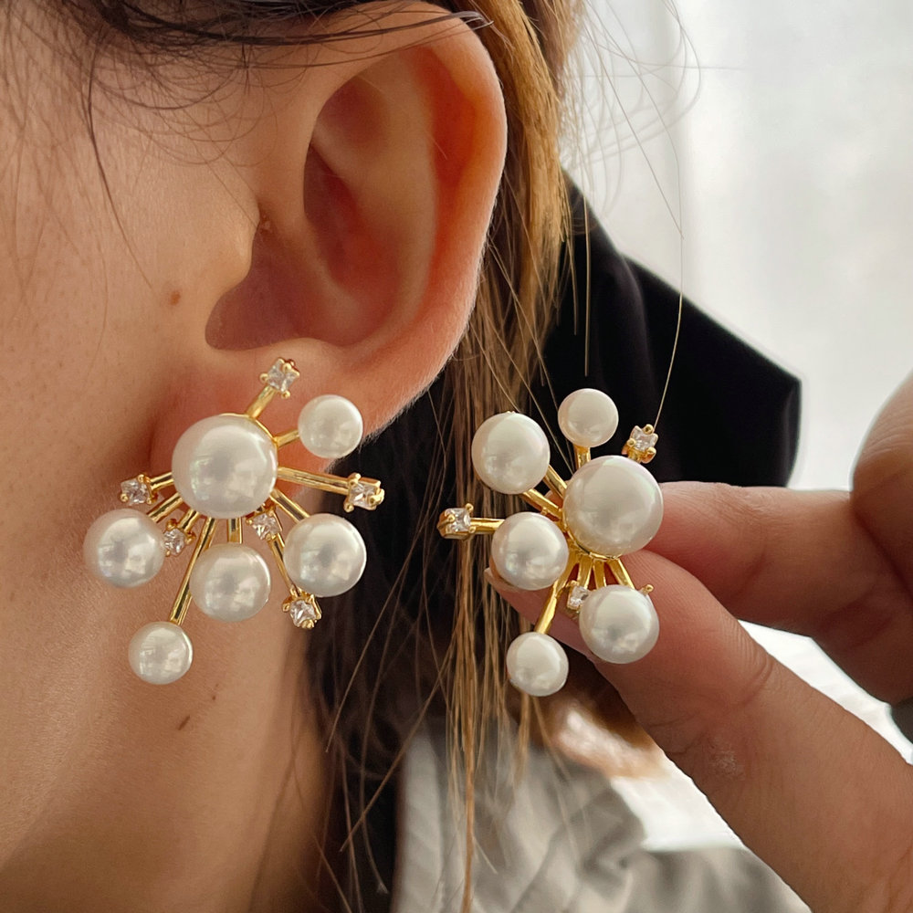 Pearl fashion earrings