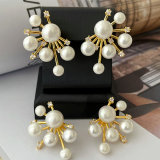 Pearl fashion earrings
