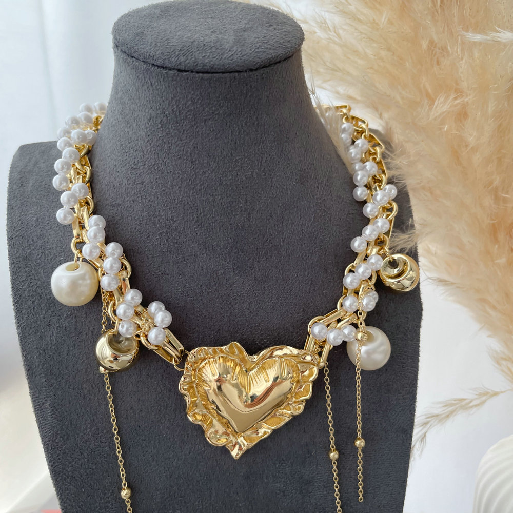 Chunky pearl heart necklace