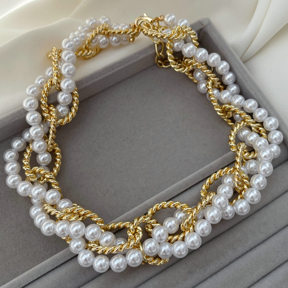 Chunky glass pearl twist necklace