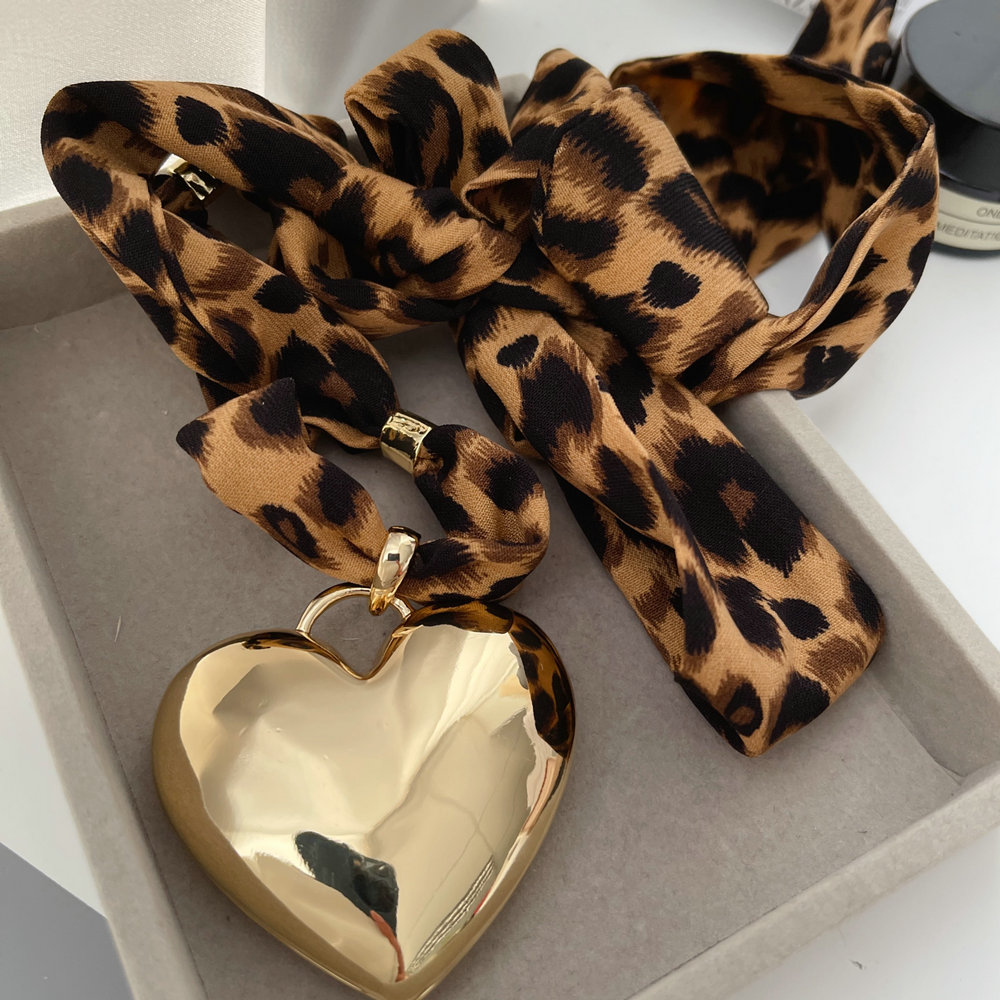 Leopard print chunky heart necklace