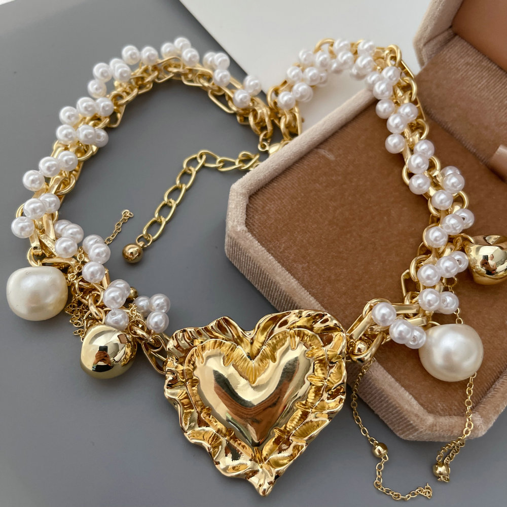 Chunky pearl heart necklace