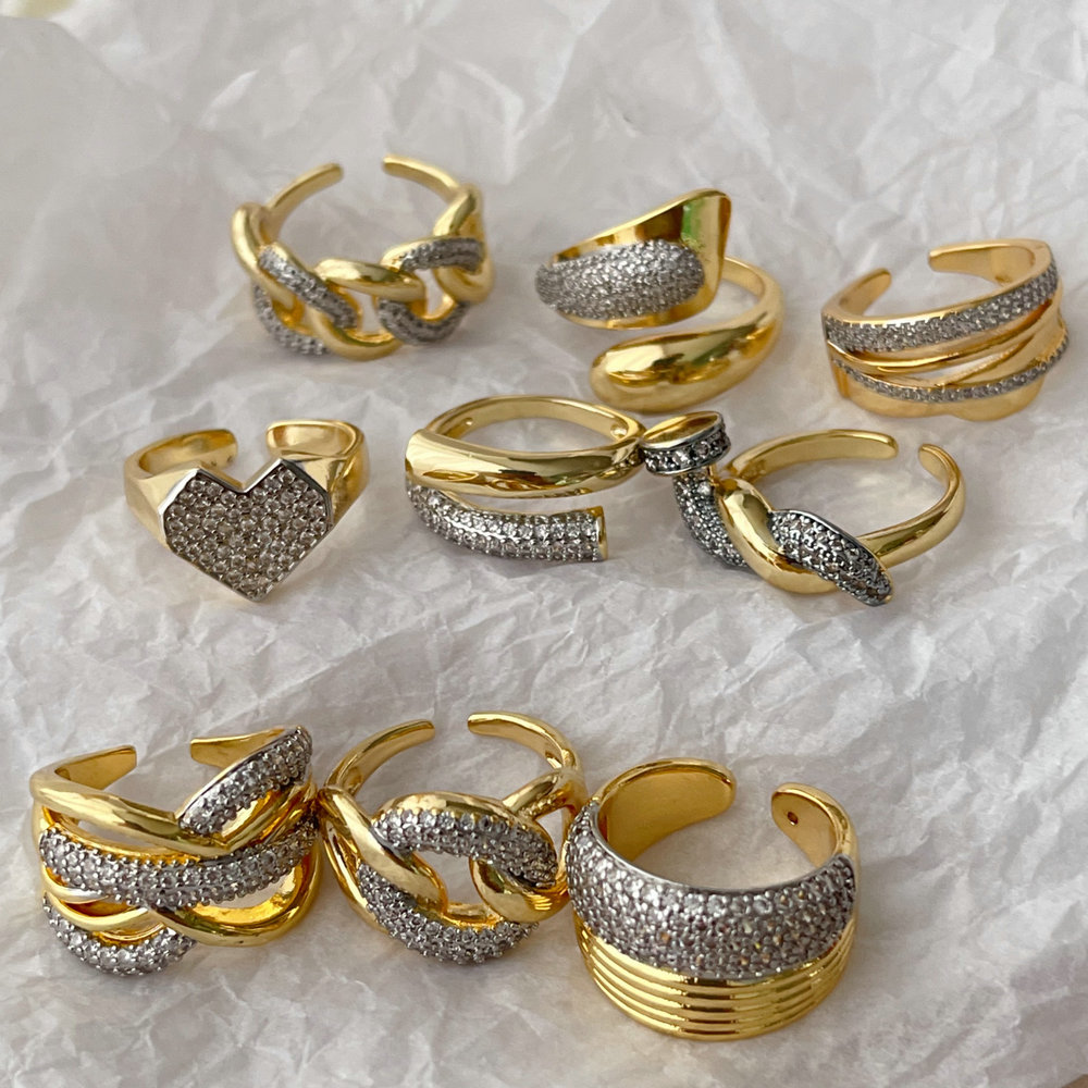 Pave zircon link chain two tone ring