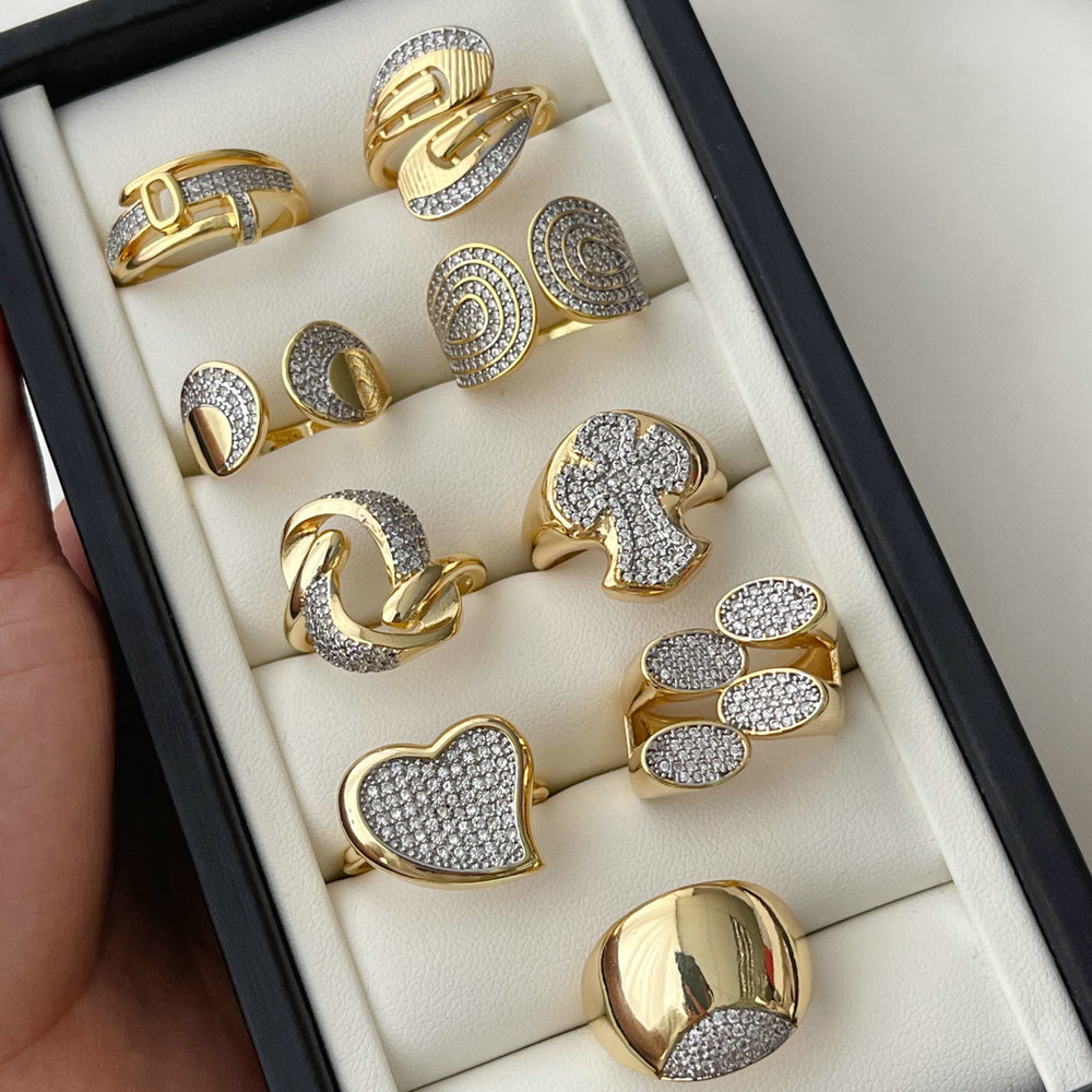Pave zircon two tone heart ring