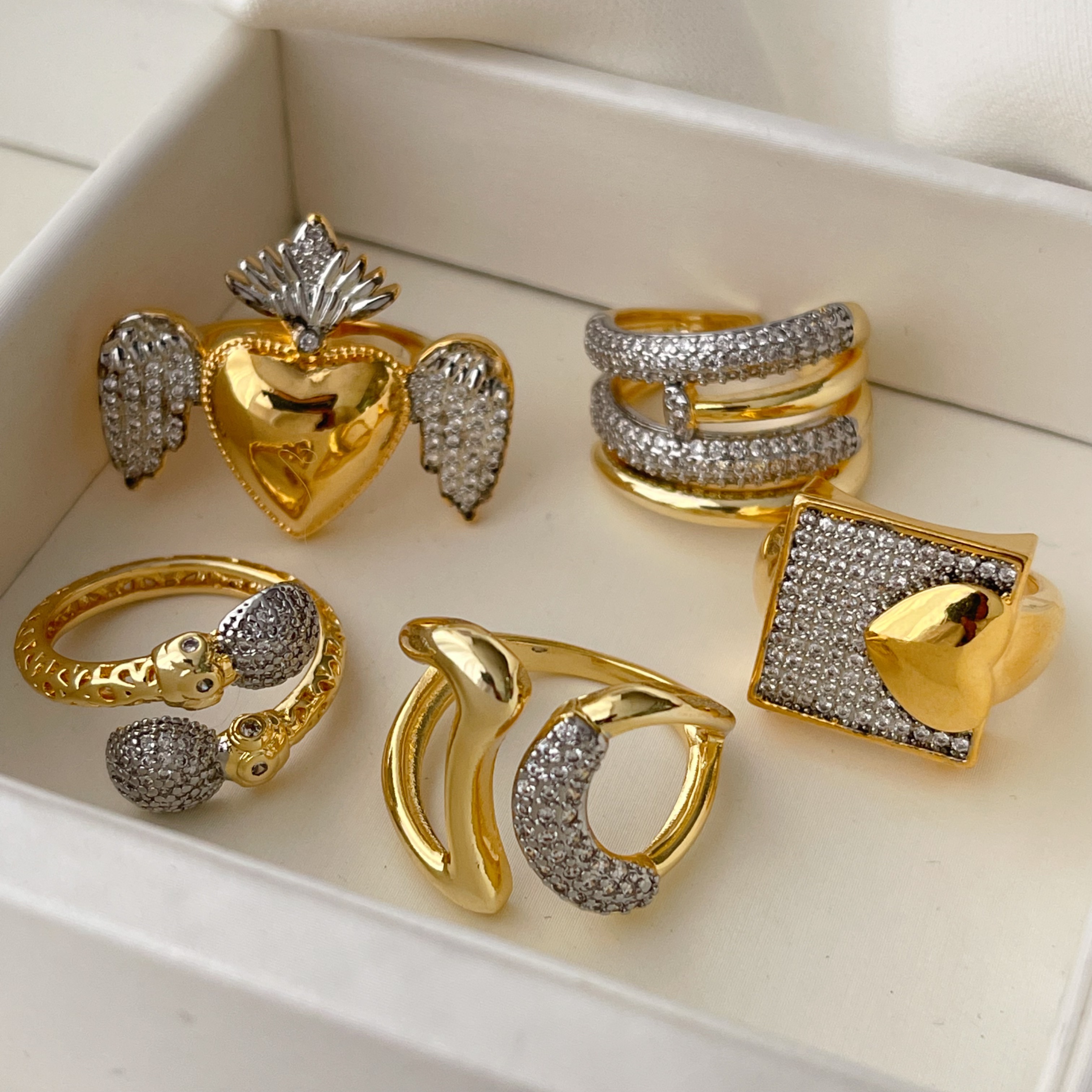 Pave zircon two tone heart ring