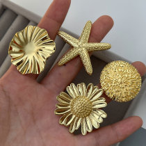 Chunky metal star ring