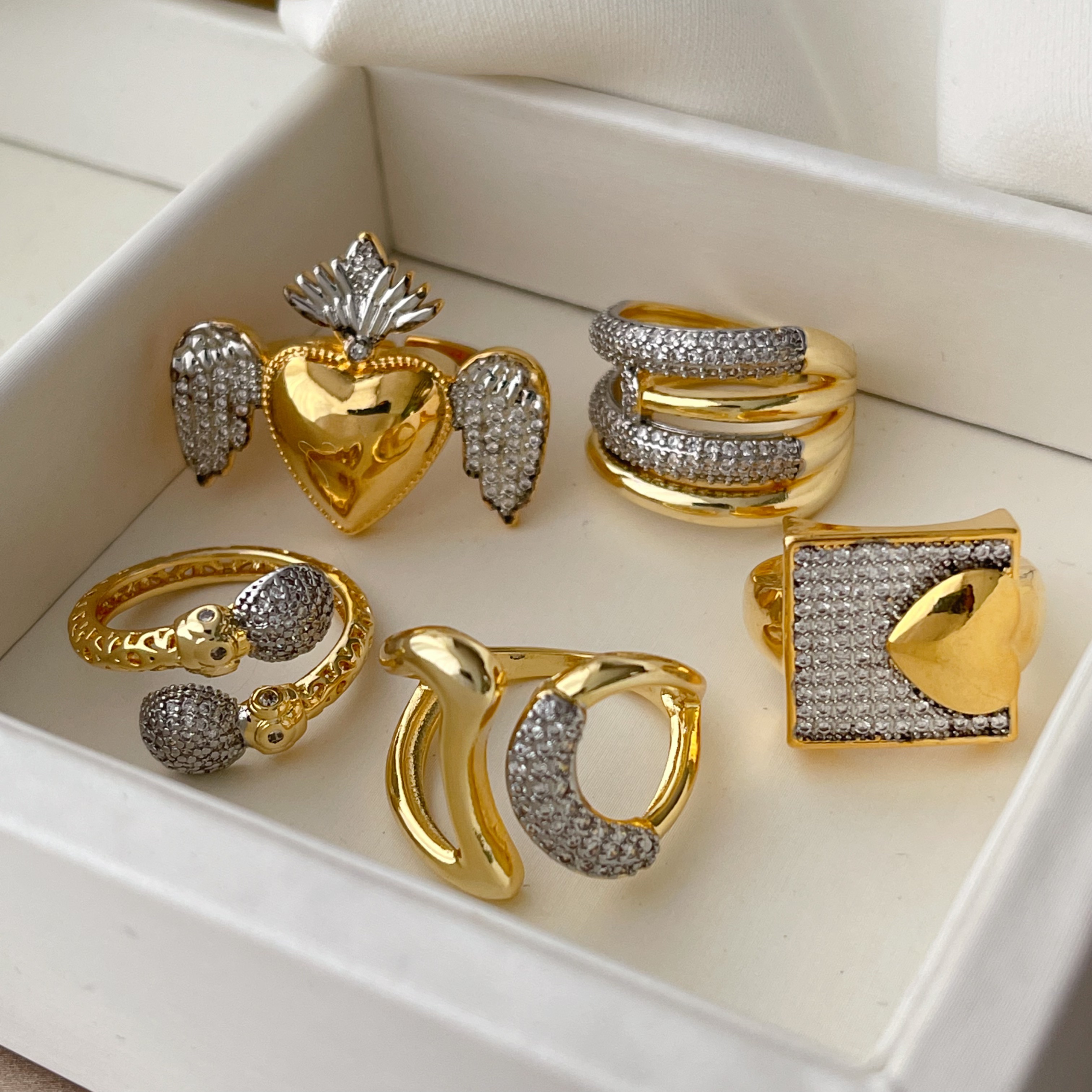Pave zircon two tone heart ring