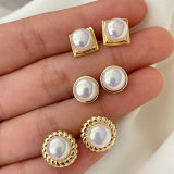Simple pearl earrings