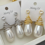 Teardrop pearl earrings
