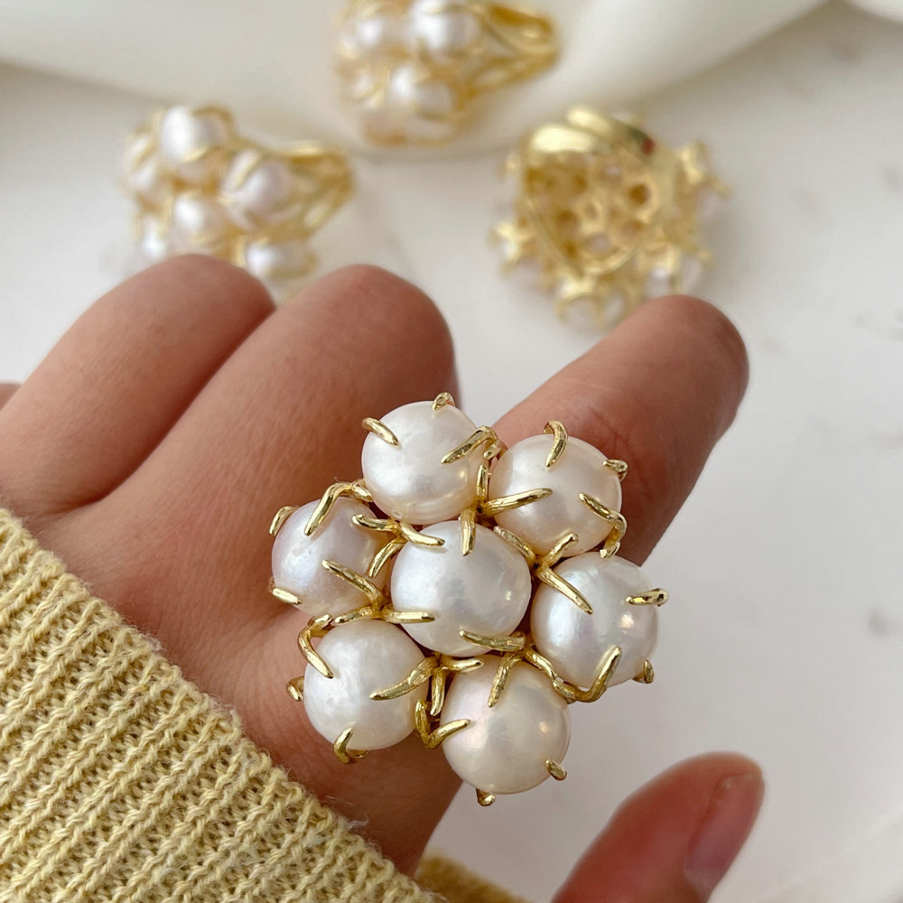 Fresh water pearl flower ring