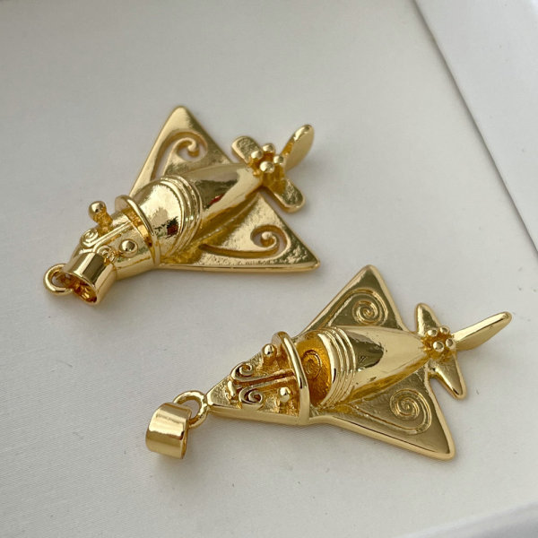 Airplane pendant